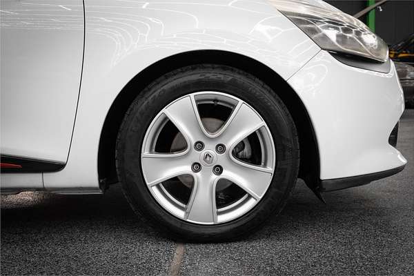 2014 Renault Clio Expression IV B98