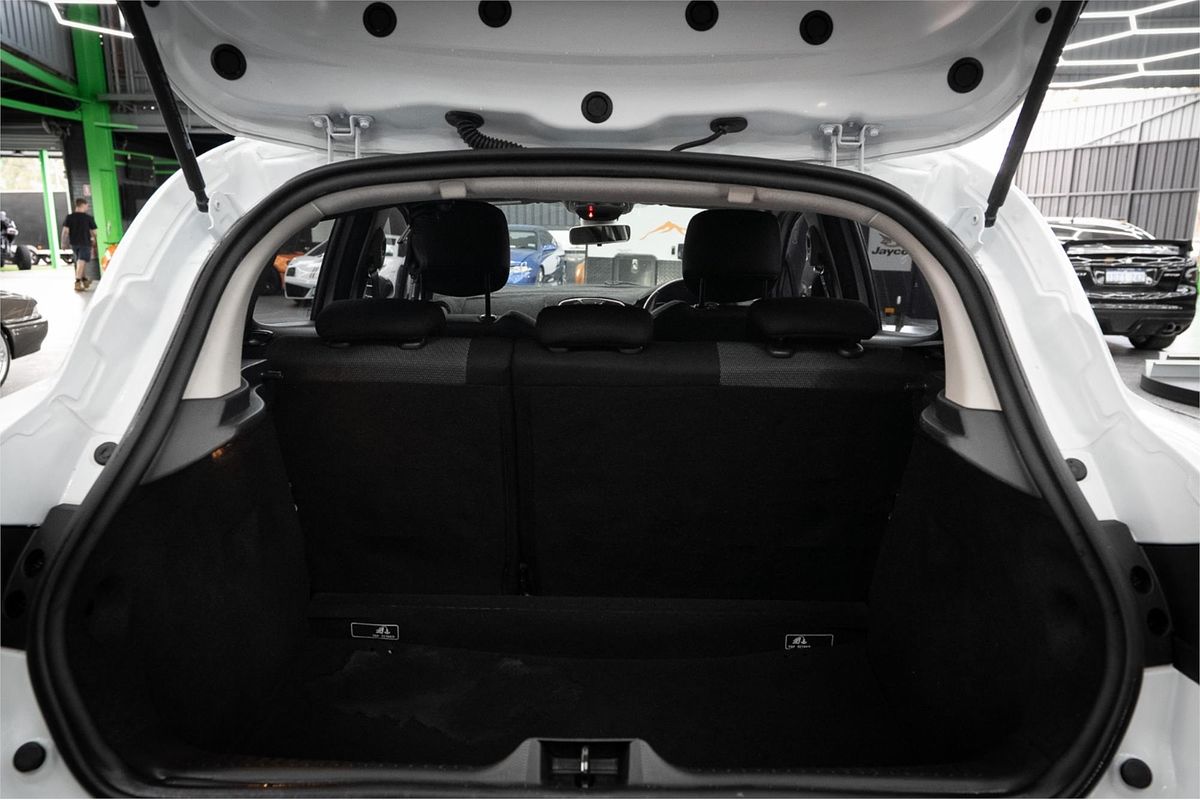 2014 Renault Clio Expression IV B98
