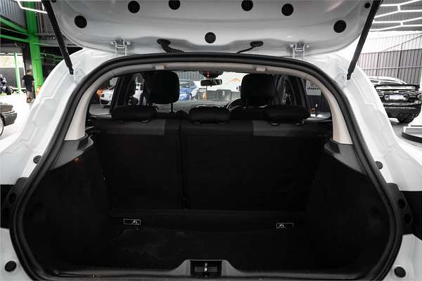 2014 Renault Clio Expression IV B98