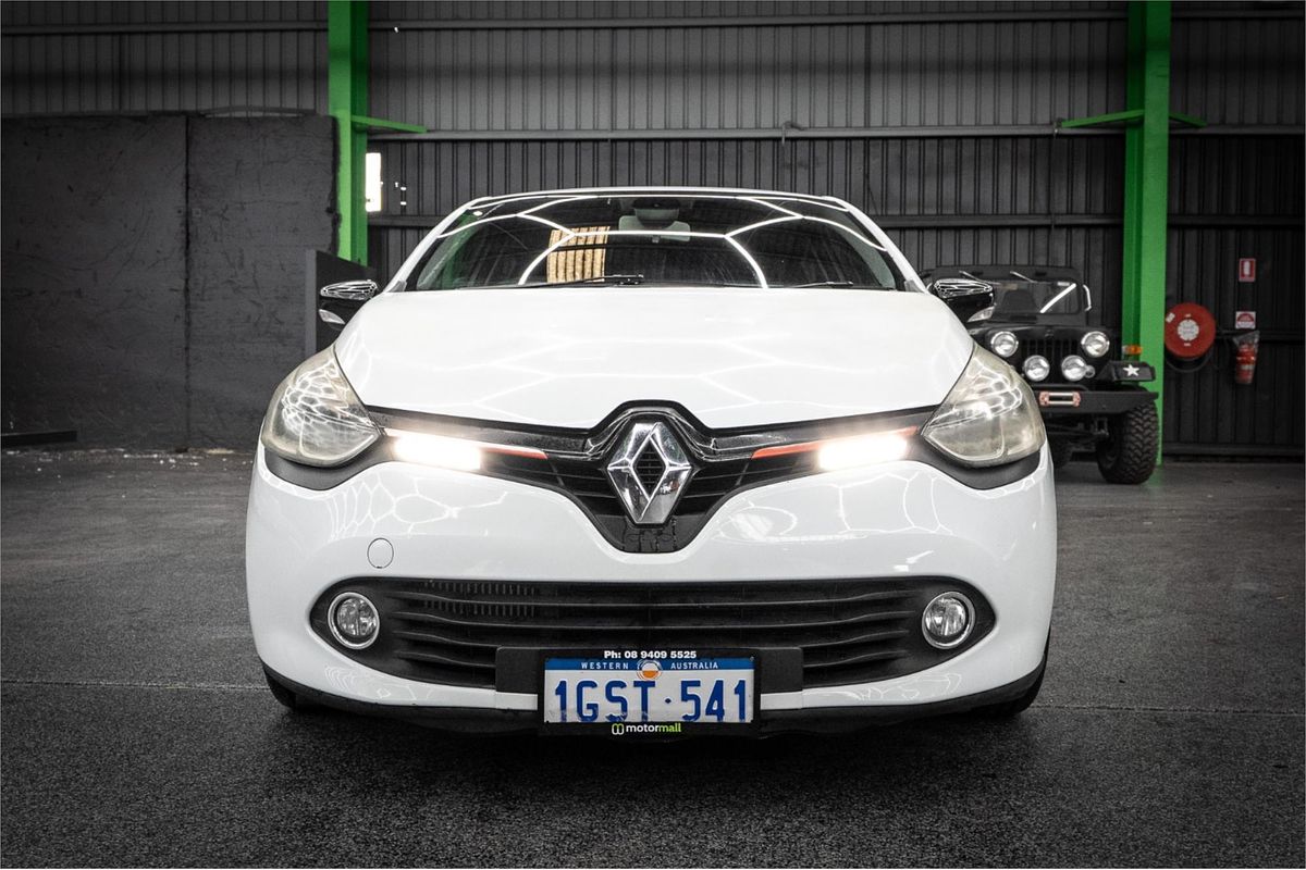 2014 Renault Clio Expression IV B98