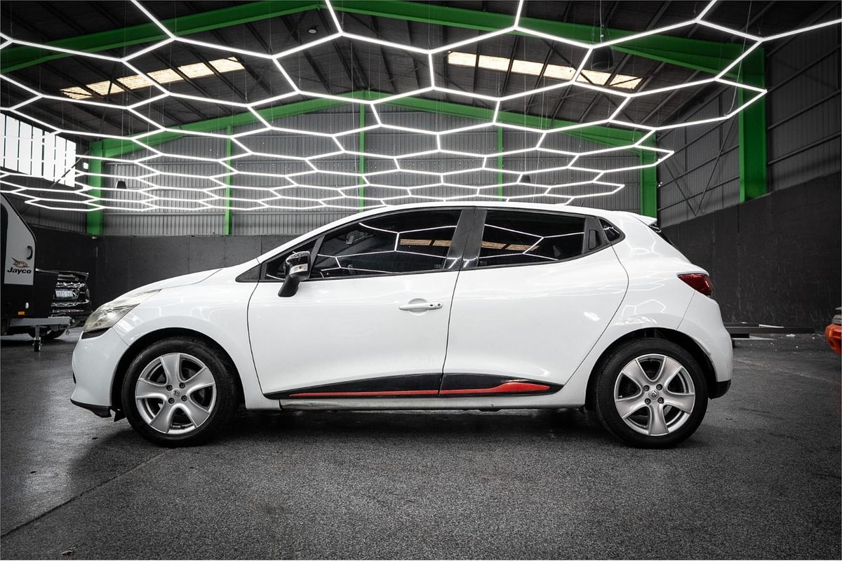 2014 Renault Clio Expression IV B98