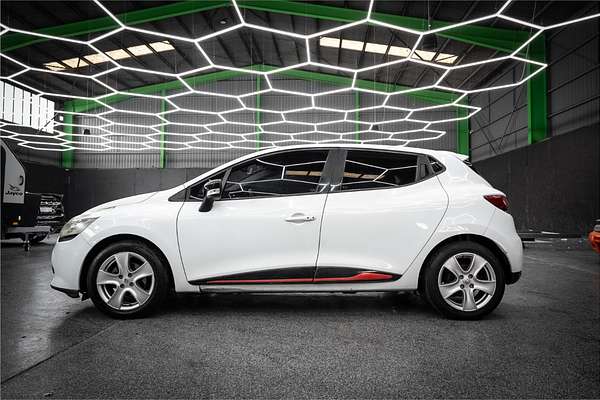 2014 Renault Clio Expression IV B98