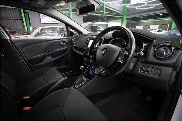 2014 Renault Clio Expression IV B98