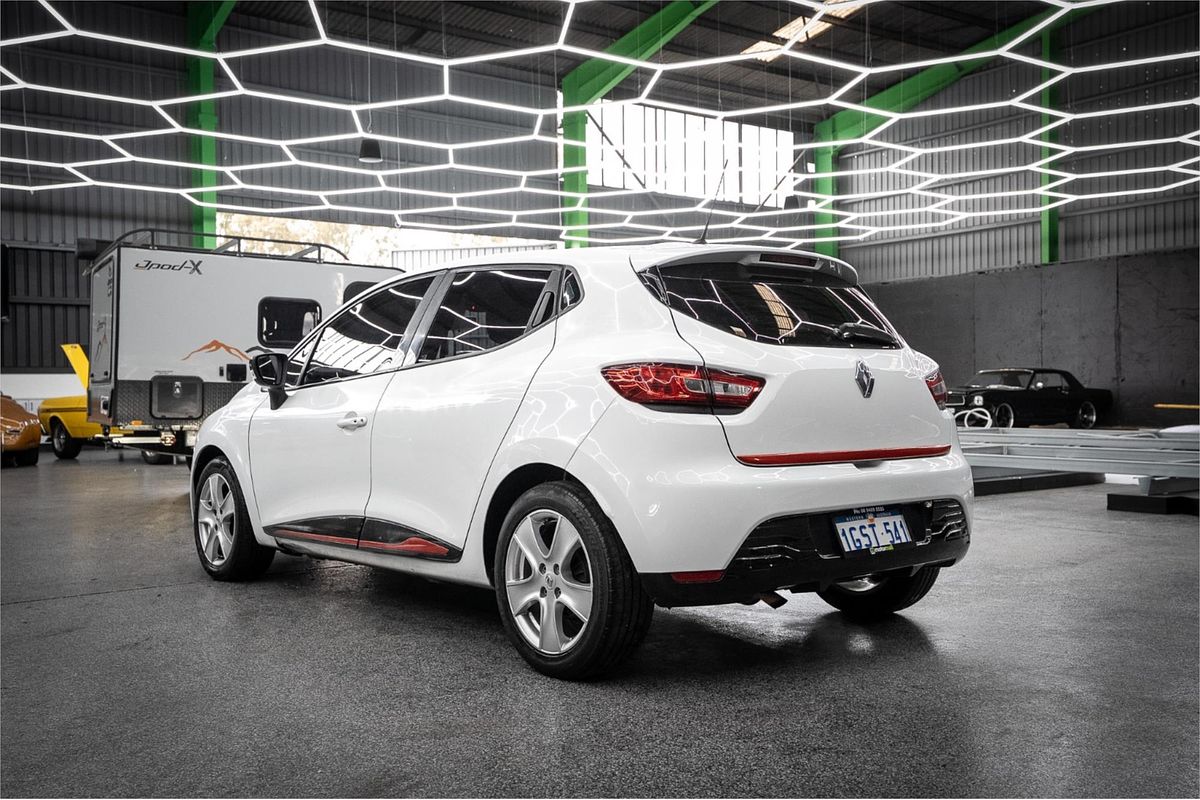 2014 Renault Clio Expression IV B98