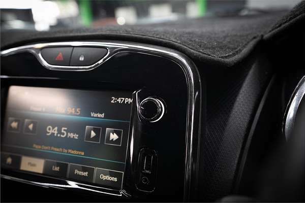 2014 Renault Clio Expression IV B98