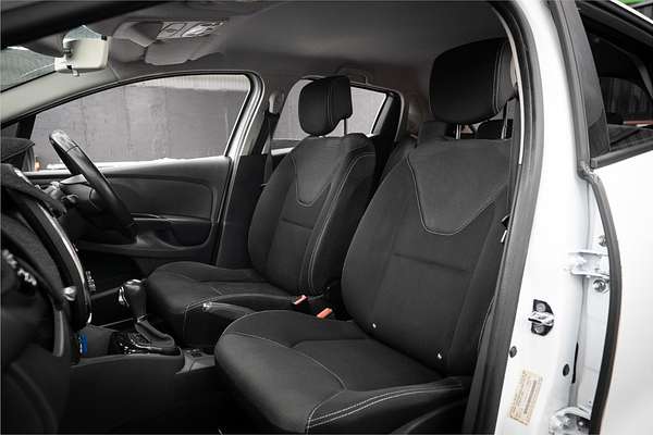 2014 Renault Clio Expression IV B98