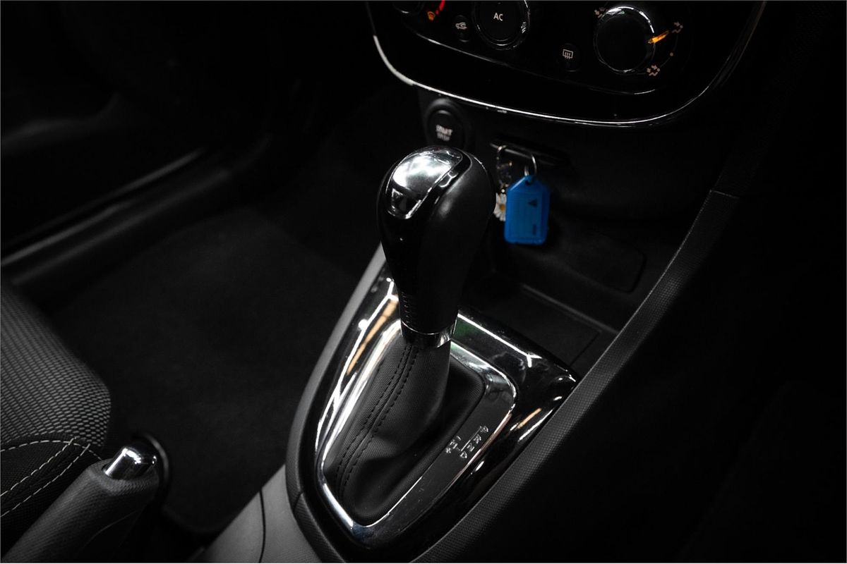 2014 Renault Clio Expression IV B98