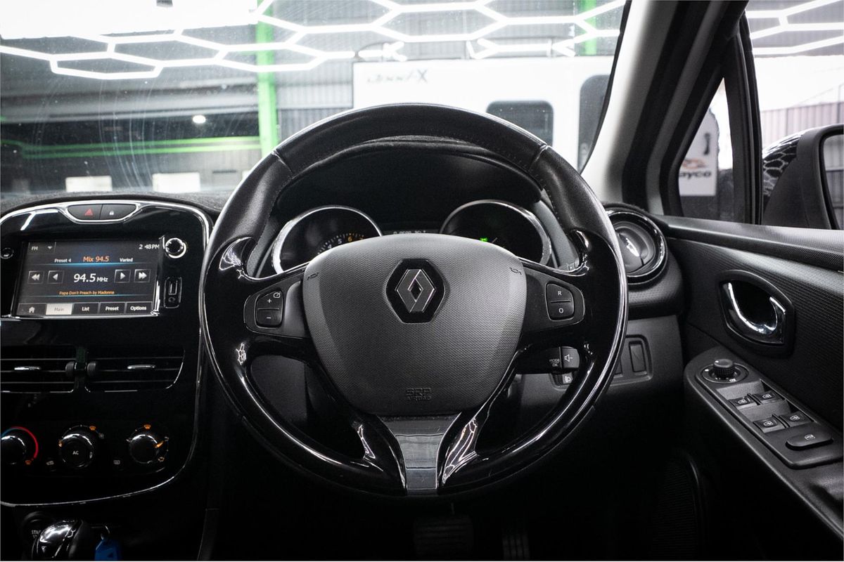 2014 Renault Clio Expression IV B98