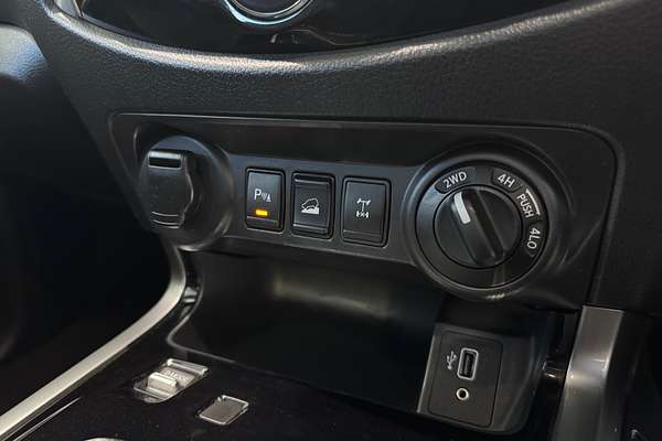 2023 Nissan Navara ST-X D23 4X4