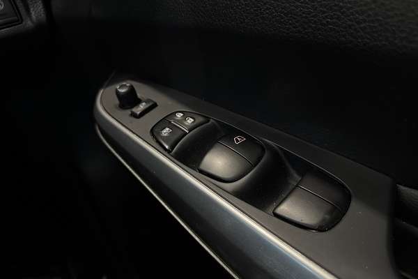 2023 Nissan Navara ST-X D23 4X4