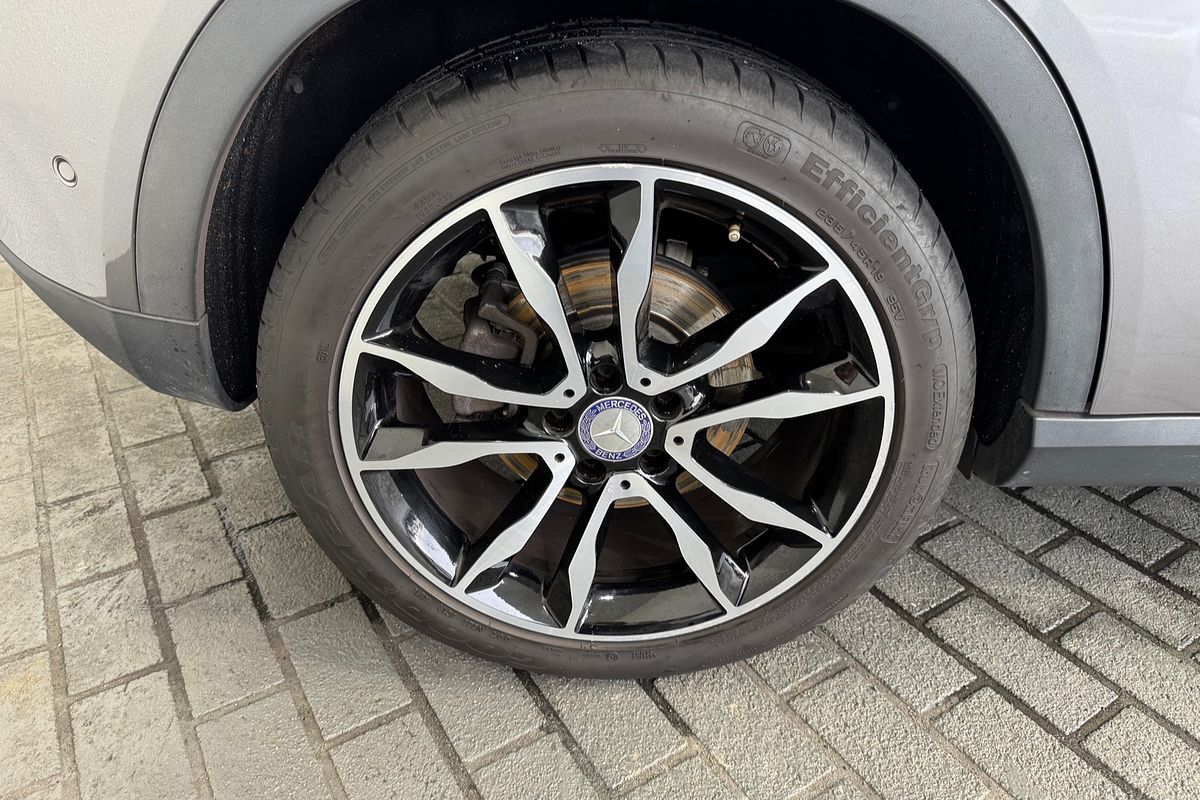 2015 Mercedes-Benz GLA-Class GLA250 X156