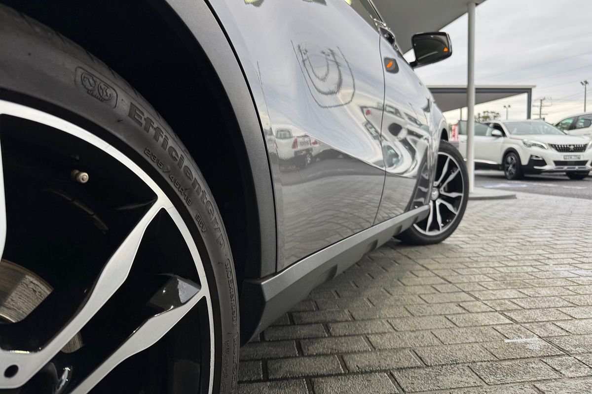 2015 Mercedes-Benz GLA-Class GLA250 X156