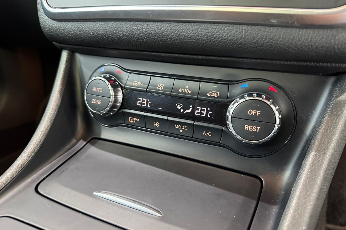 2015 Mercedes-Benz GLA-Class GLA250 X156
