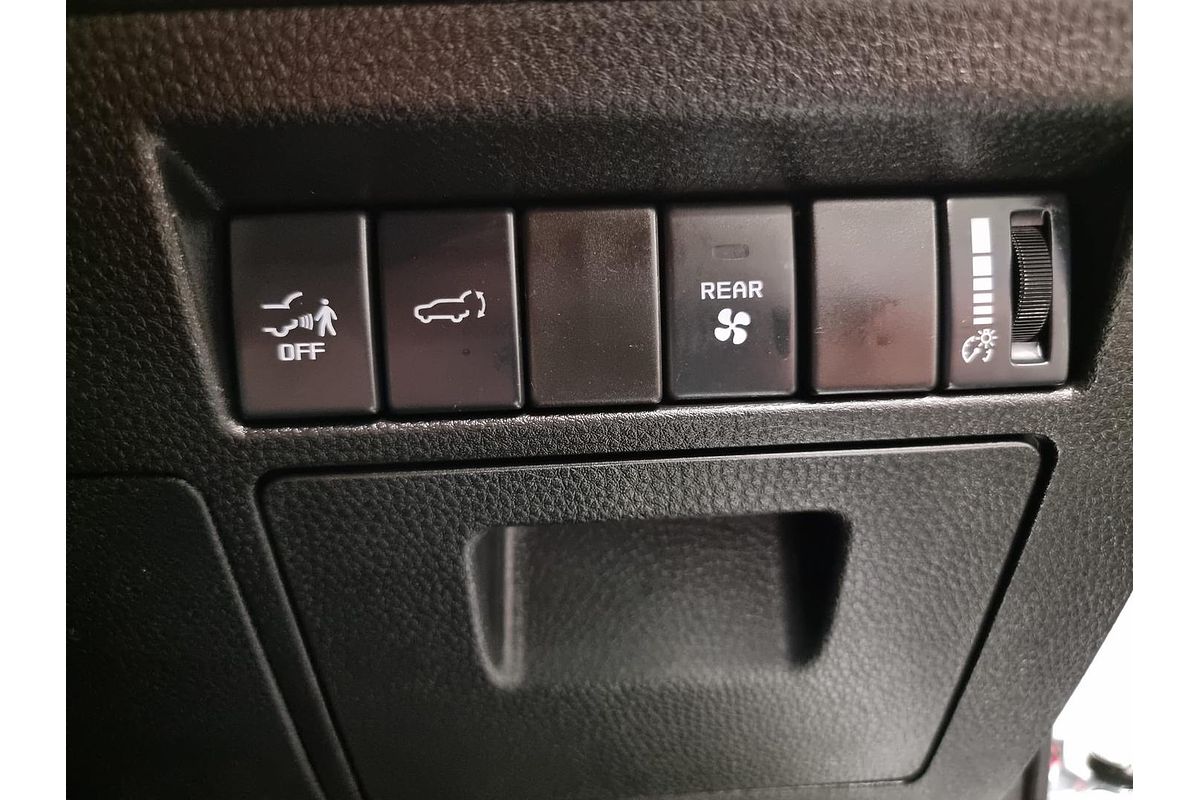 2023 Isuzu MU-X LS-T