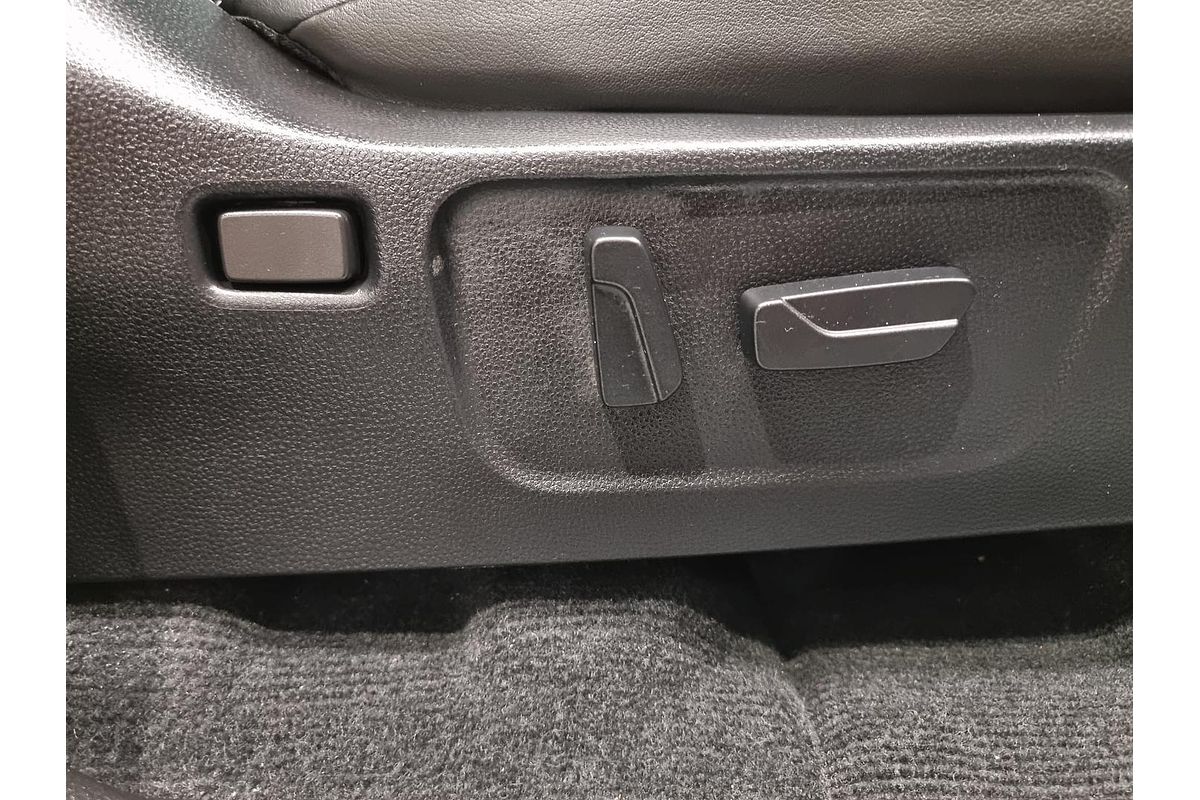 2023 Isuzu MU-X LS-T