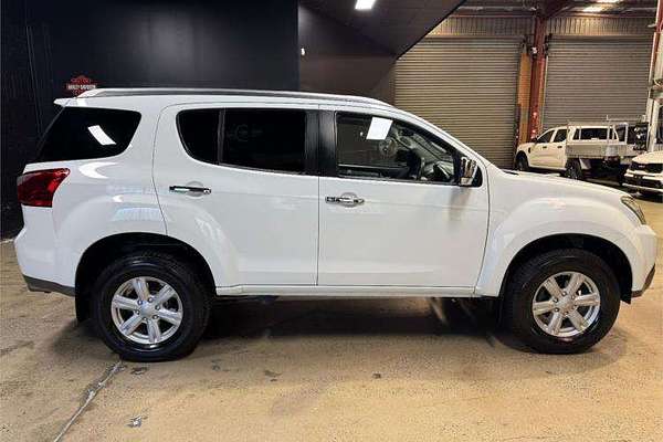 2016 Isuzu MU-X LS-T