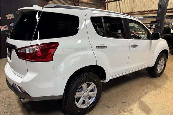 2016 Isuzu MU-X LS-T