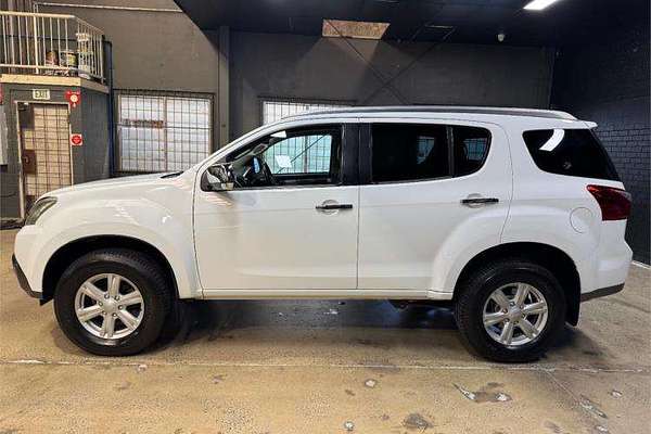 2016 Isuzu MU-X LS-T