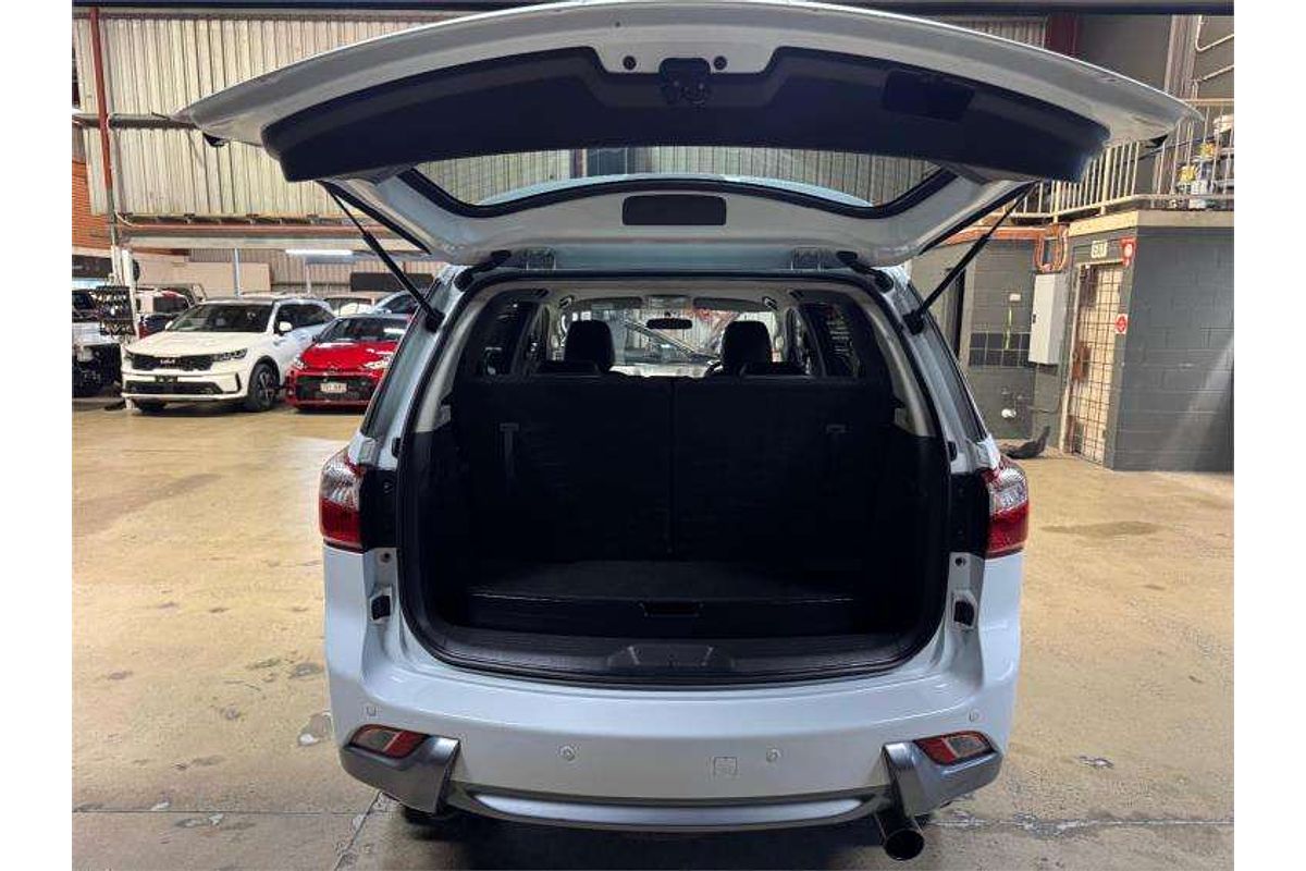 2016 Isuzu MU-X LS-T