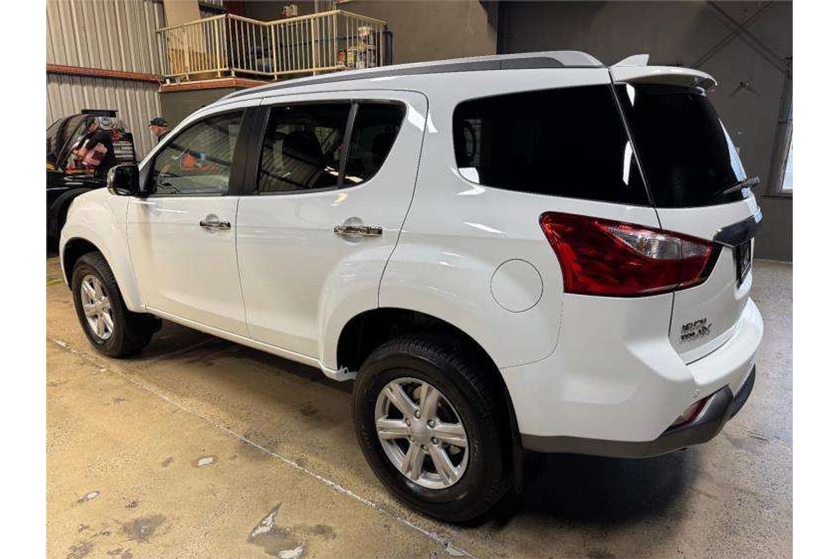 2016 Isuzu MU-X LS-T