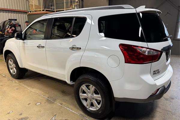 2016 Isuzu MU-X LS-T