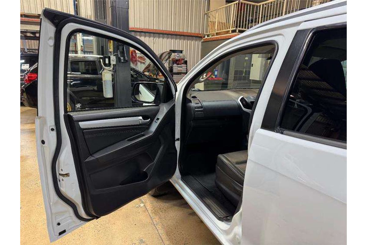 2016 Isuzu MU-X LS-T