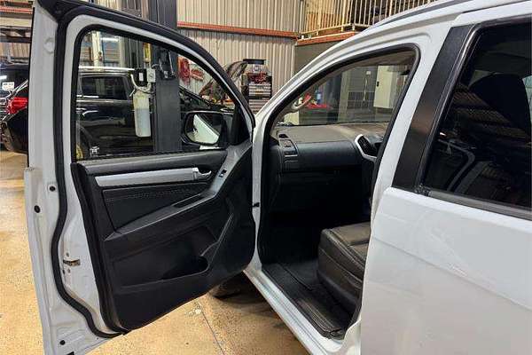 2016 Isuzu MU-X LS-T