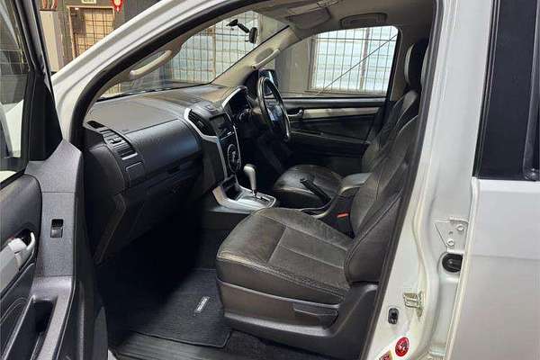 2016 Isuzu MU-X LS-T