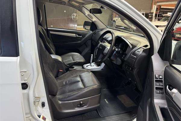 2016 Isuzu MU-X LS-T