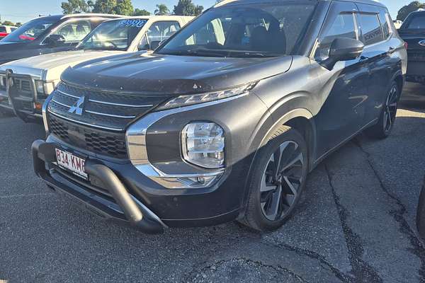 2024 Mitsubishi Outlander Exceed ZM