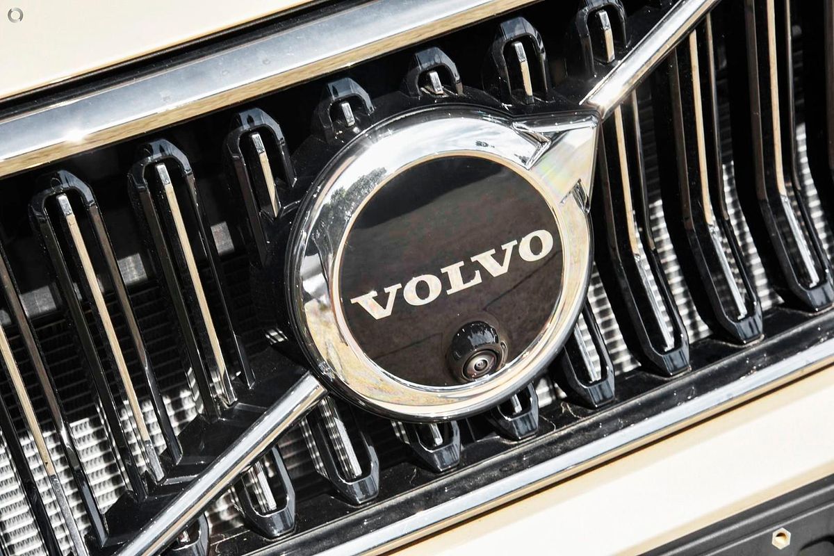 2024 Volvo XC40 Ultra B4 Bright