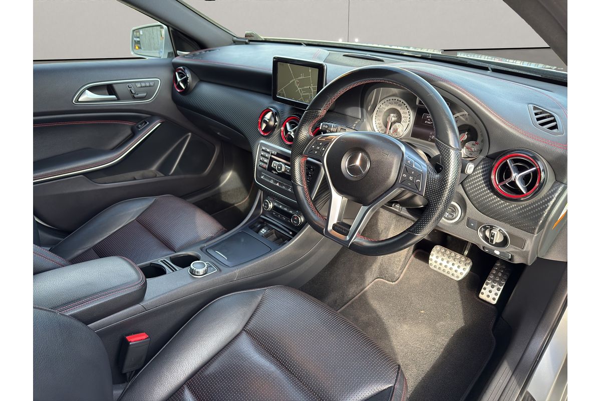2014 Mercedes-Benz 250 AMG SPORT