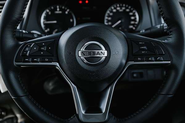 2025 Nissan Navara ST-X D23 4X4