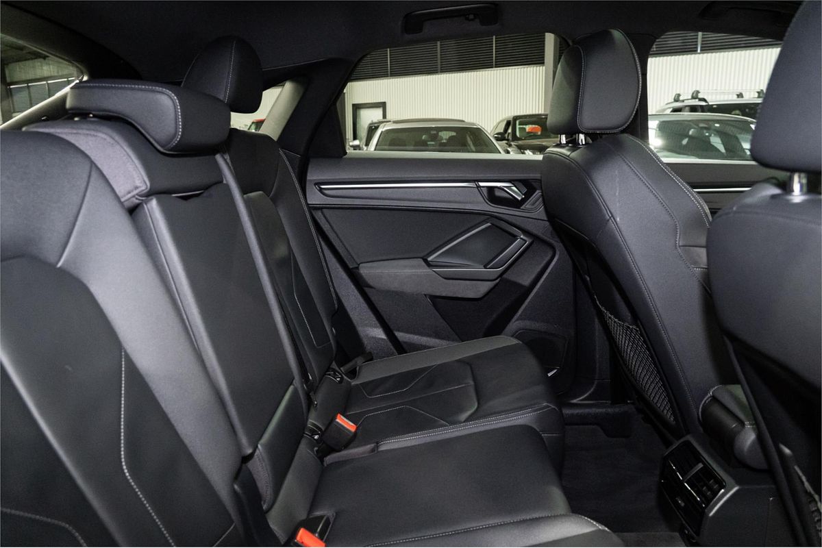 2021 Audi Q3 40 TFSI S line F3