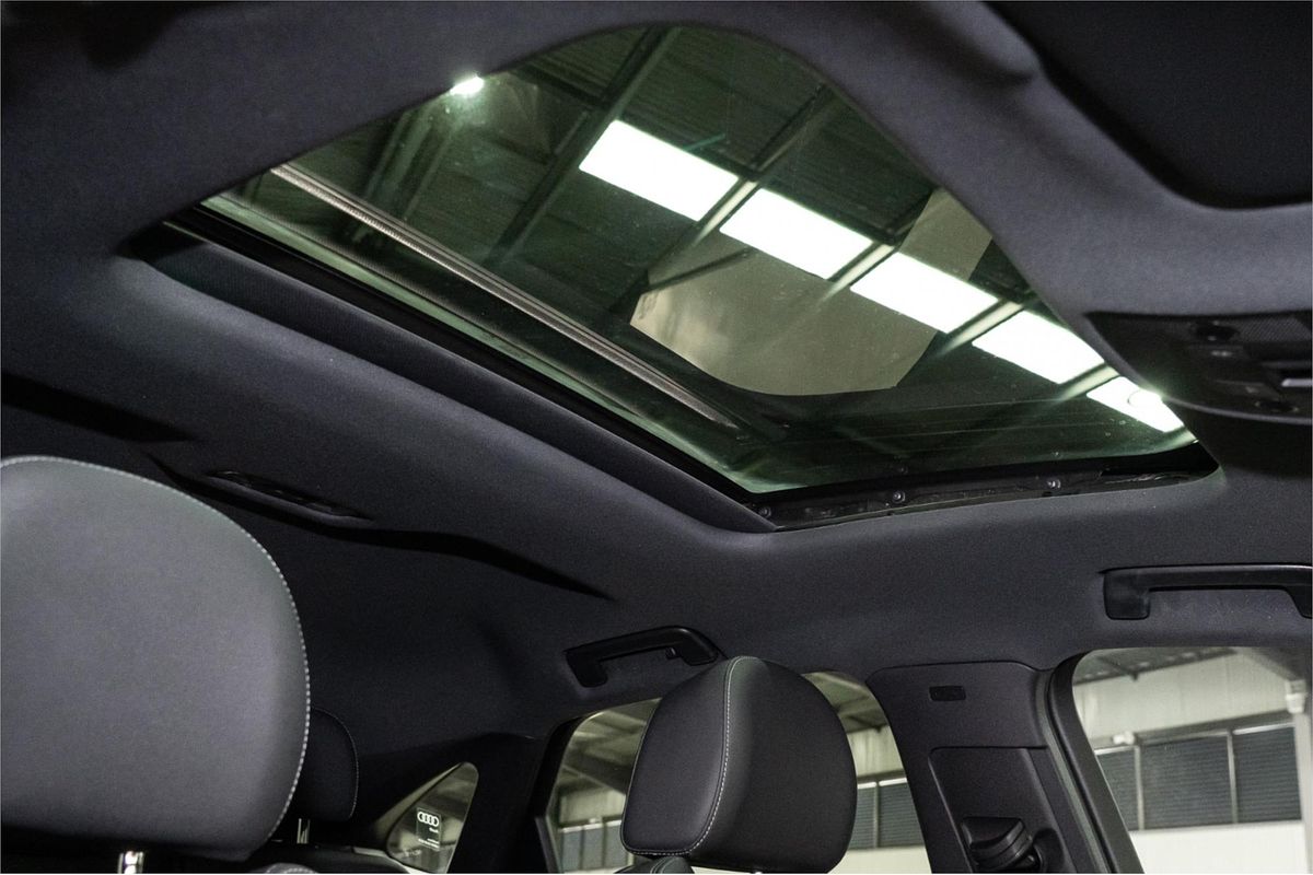 2021 Audi Q3 40 TFSI S line F3