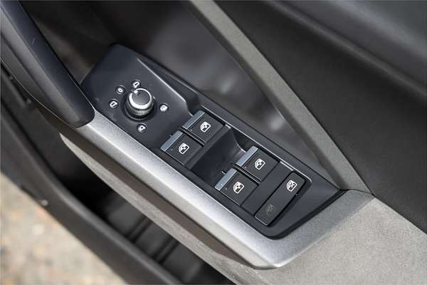 2021 Audi Q3 40 TFSI S line F3