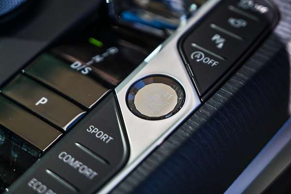 2025 BMW 3 Series 330i M Sport G21 LCI II