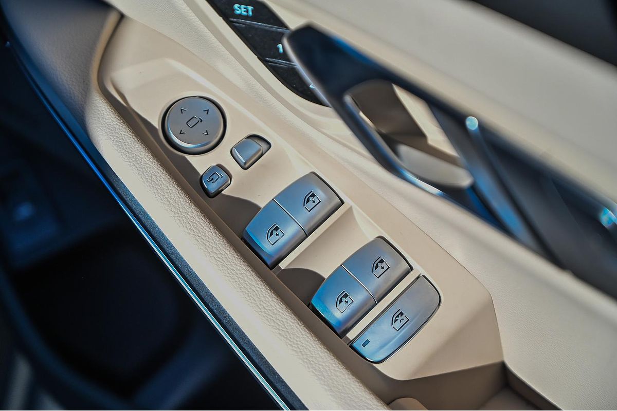 2025 BMW 3 Series 330i M Sport G21 LCI II