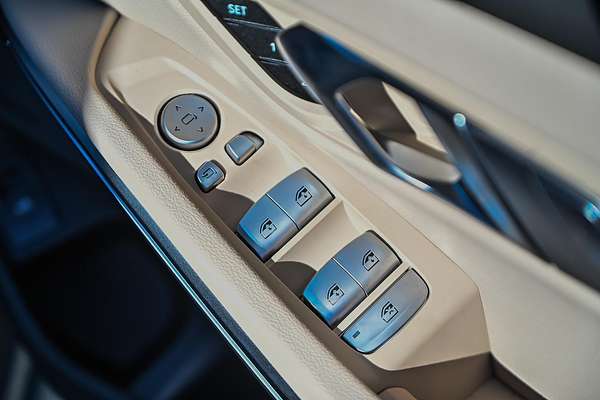 2025 BMW 3 Series 330i M Sport G21 LCI II