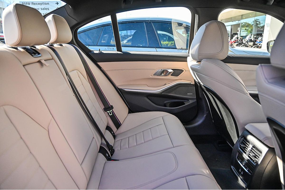 2025 BMW 3 Series 330i M Sport G21 LCI II