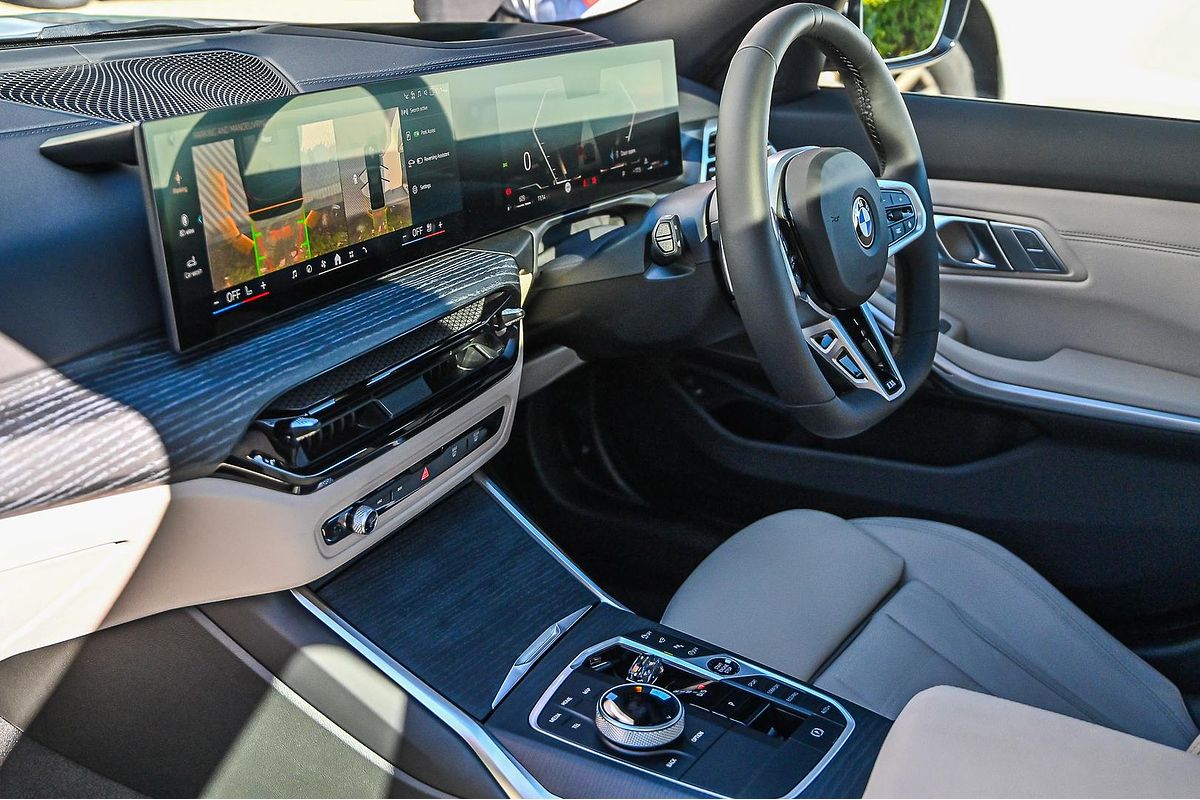 2025 BMW 3 Series 330i M Sport G21 LCI II