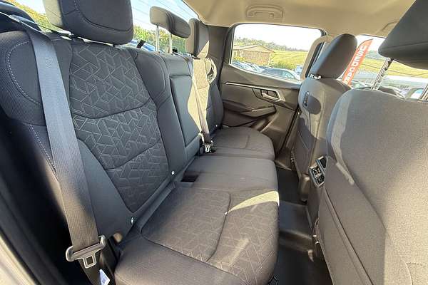 2025 Isuzu D-MAX LS-M 4X4