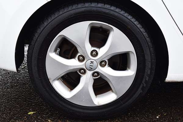 2015 Kia Rondo Si RP