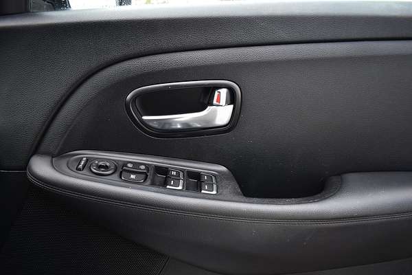 2015 Kia Rondo Si RP