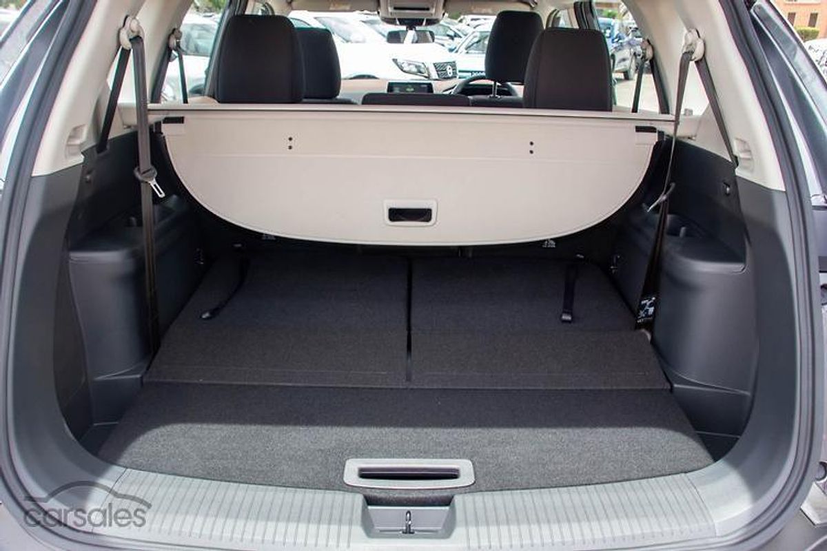 2024 Nissan X-TRAIL ST T33