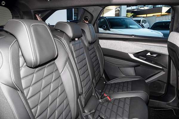 2025 Peugeot 5008 GT Premium Hybrid P74