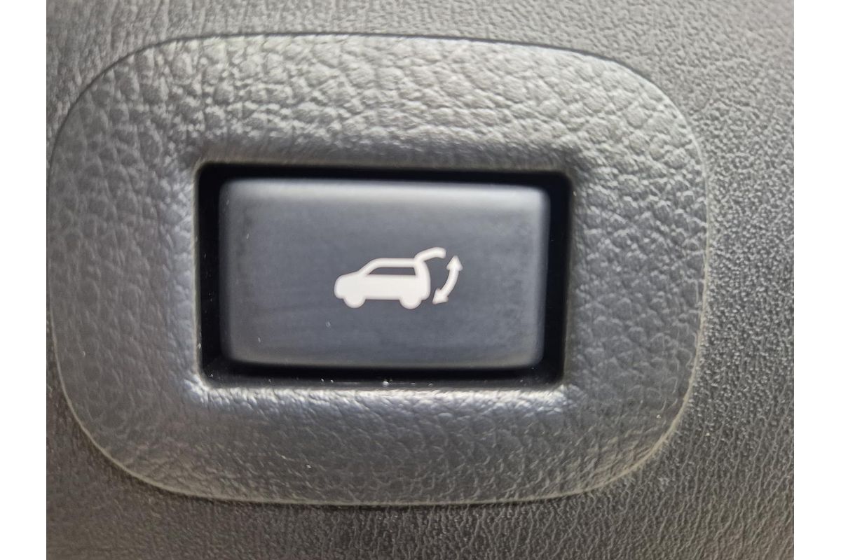 2023 Nissan Patrol Ti-L Y62