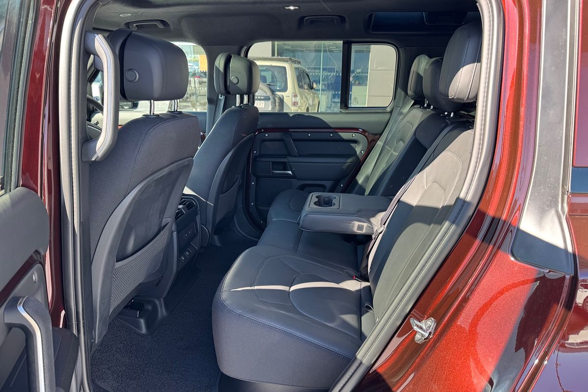 2024 Land Rover Defender 110 D350 Sedona Edition L663