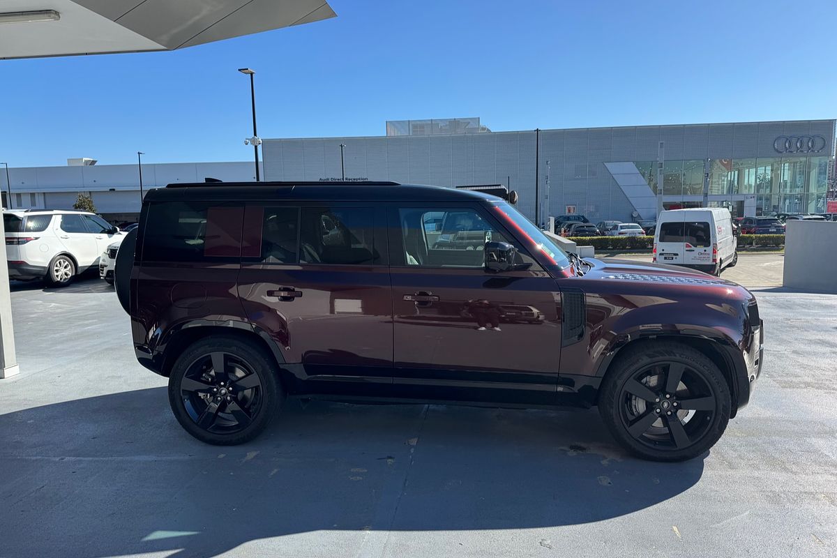2024 Land Rover Defender 110 D350 Sedona Edition L663