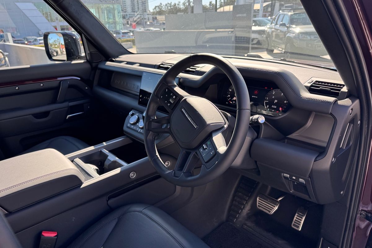 2024 Land Rover Defender 110 D350 Sedona Edition L663
